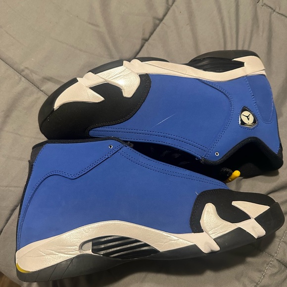 Jordan Athletic Shoes - Blue and Black - Picture 2 of 3